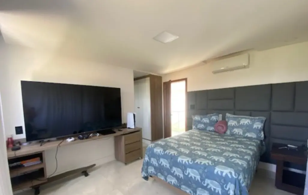 Foto 5 de Casa com 4 quartos à venda, 377m2 em Camacari - BA