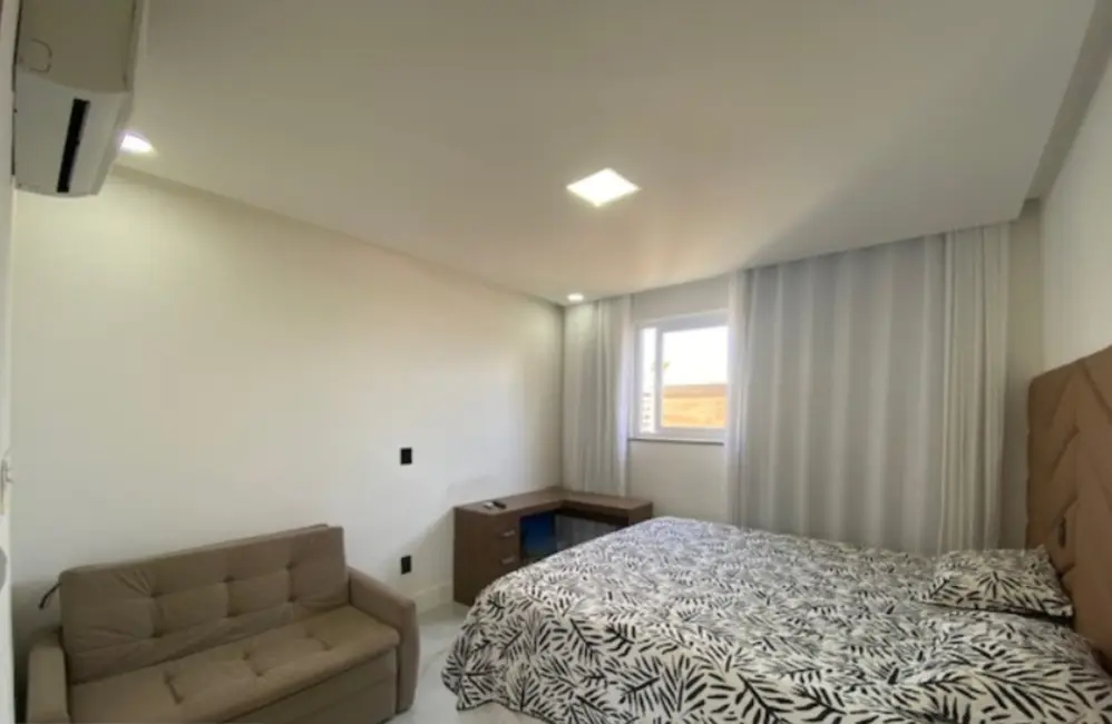 Foto 3 de Casa com 4 quartos à venda, 377m2 em Camacari - BA