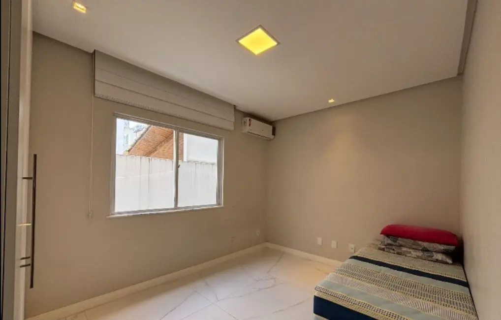 Foto 9 de Casa com 4 quartos à venda, 350m2 em Vilas do Atlântico, Lauro De Freitas - BA