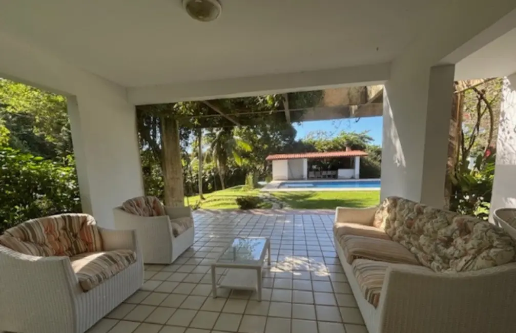 Casa com 4 quartos à venda e para alugar, 350m2 em Portão, Lauro De Freitas - BA - imagem 3 Foto 3 de Casa com 4 quartos à venda e para alugar, 350m2 em Portão, Lauro De Freitas - BA