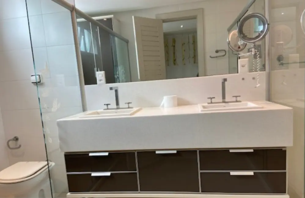 Casa com 3 quartos à venda, 600m2 em Recreio Ipitanga, Lauro De Freitas - BA - imagem 3 Foto 3 de Casa com 3 quartos à venda, 600m2 em Recreio Ipitanga, Lauro De Freitas - BA