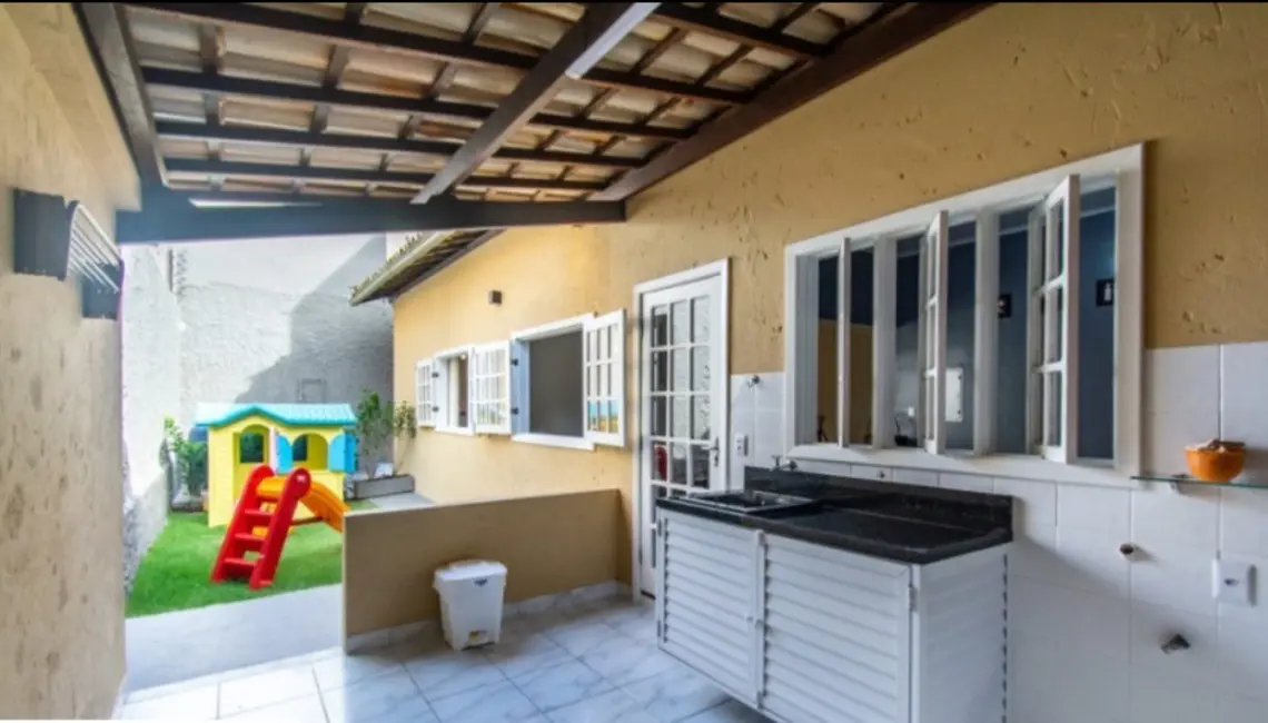 Casa com 5 quartos à venda, 380m2 em Portão, Lauro De Freitas - BA - imagem 2 Foto 2 de Casa com 5 quartos à venda, 380m2 em Portão, Lauro De Freitas - BA