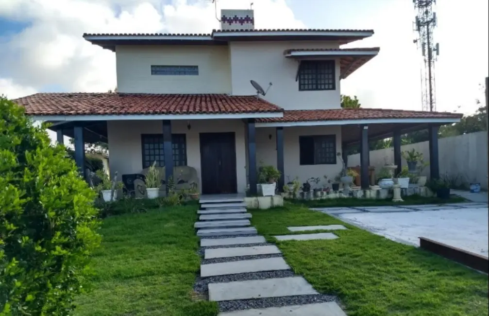 Casa com 3 quartos à venda, 343m2 em Recreio Ipitanga, Lauro De Freitas - BA - imagem 1 Foto 1 de Casa com 3 quartos à venda, 343m2 em Recreio Ipitanga, Lauro De Freitas - BA