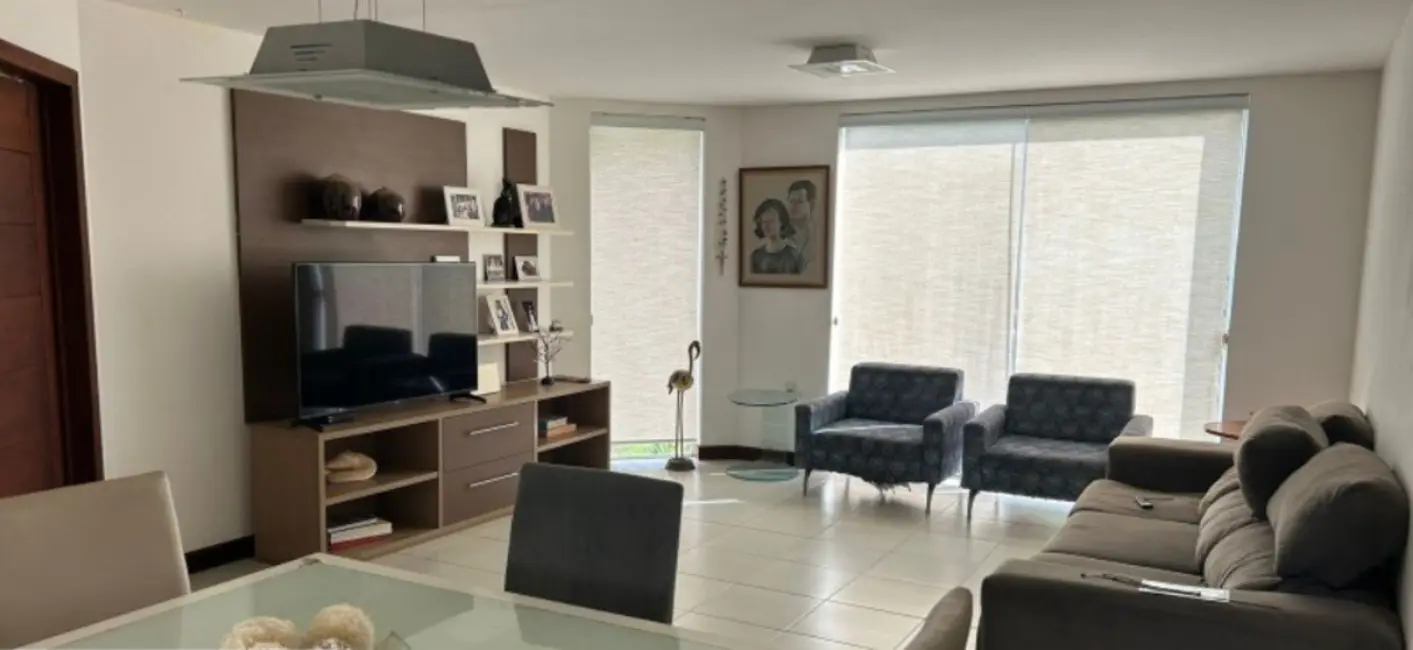 Casa com 4 quartos à venda, 229m2 em Camacari - BA - imagem 4 Foto 4 de Casa com 4 quartos à venda, 229m2 em Camacari - BA