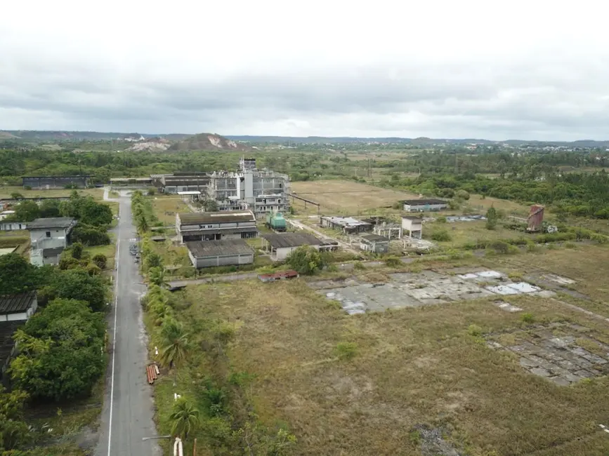 Foto 2 de Terreno / Lote à venda, 139700m2 em Camacari - BA