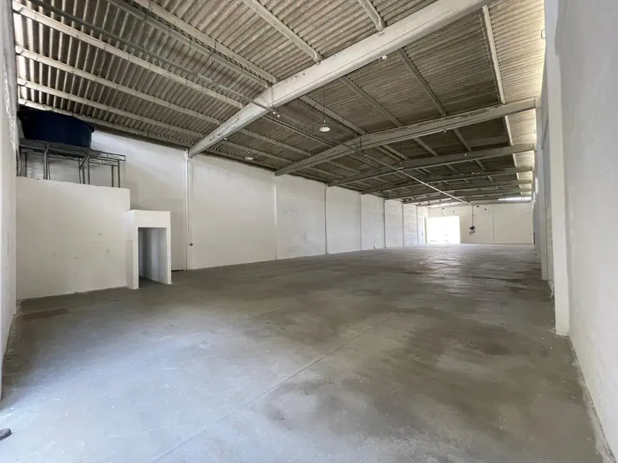 Foto 3 de Armazém / Galpão para alugar, 600m2 em Recreio Ipitanga, Lauro De Freitas - BA