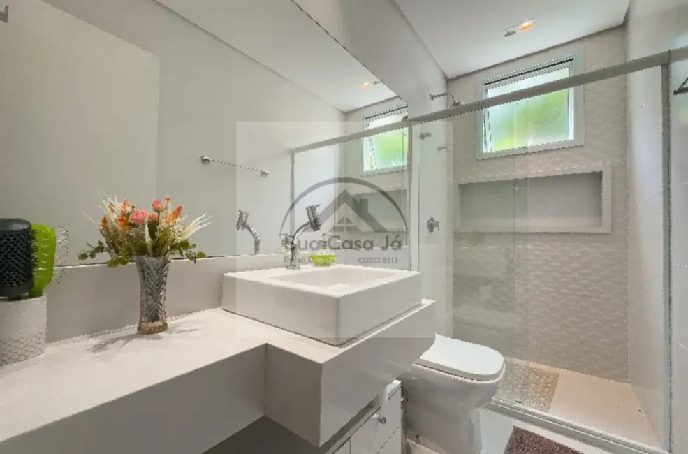 Casa com 3 quartos à venda, 327m2 em Camacari - BA - imagem 8 Foto 8 de Casa com 3 quartos à venda, 327m2 em Camacari - BA