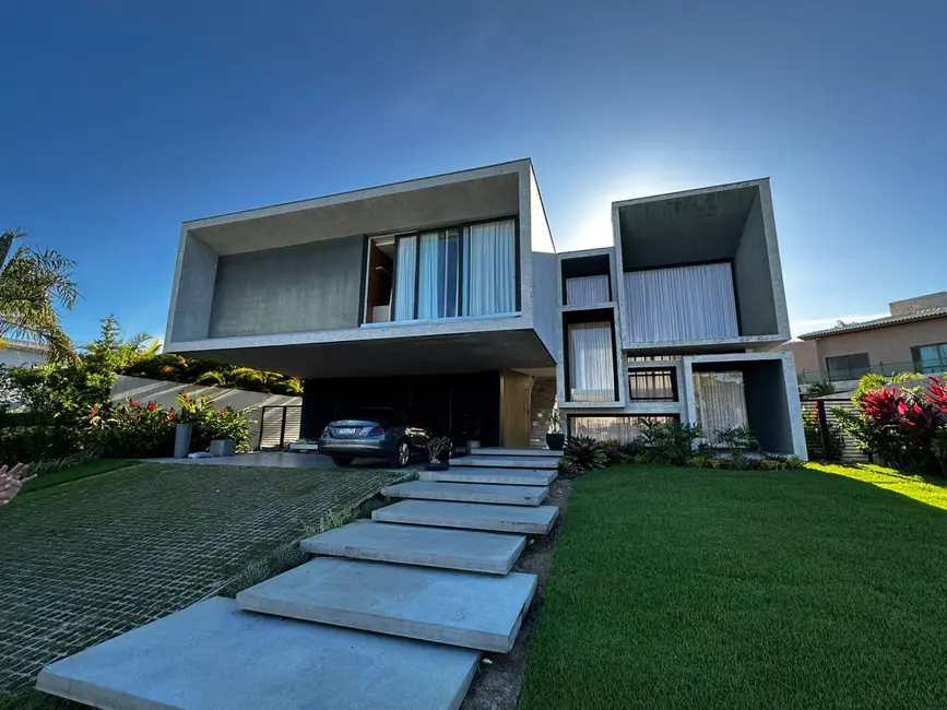 Foto 1 de Casa com 4 quartos à venda, 630m2 em Camacari - BA