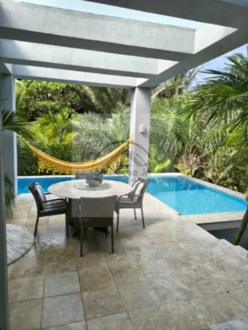 Foto 1 de Casa com 3 quartos à venda, 270m2 em Camacari - BA