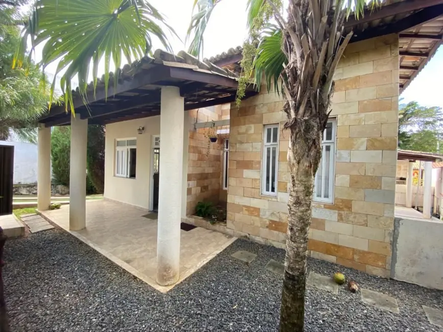 Foto 8 de Casa com 4 quartos para alugar, 180m2 em Buraquinho, Lauro De Freitas - BA