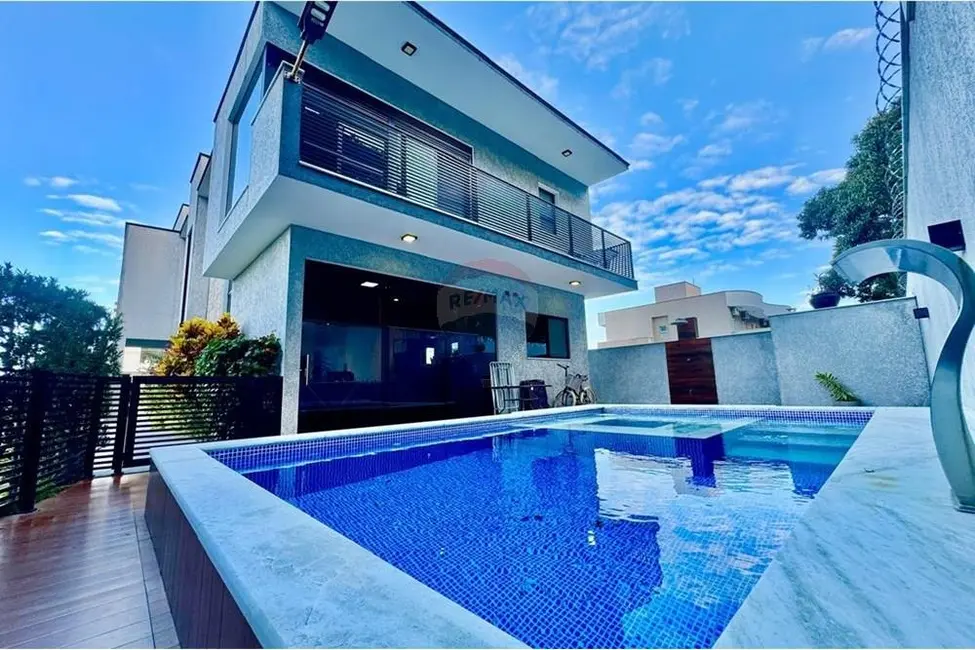 Casa com 4 quartos à venda, 330m2 em Peruibe - SP - imagem 1 Foto 1 de Casa com 4 quartos à venda, 330m2 em Peruibe - SP