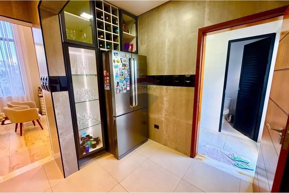 Casa com 4 quartos à venda, 330m2 em Peruibe - SP - imagem 8 Foto 8 de Casa com 4 quartos à venda, 330m2 em Peruibe - SP