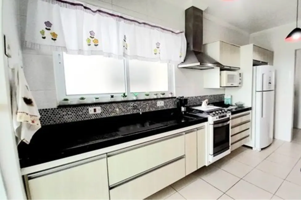 Apartamento com 3 quartos à venda, 96m2 em Centro, Peruibe - SP - imagem 8 Foto 8 de Apartamento com 3 quartos à venda, 96m2 em Centro, Peruibe - SP