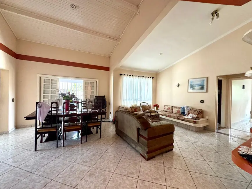 Casa com 4 quartos à venda, 502m2 em Peruibe - SP - imagem 6 Foto 6 de Casa com 4 quartos à venda, 502m2 em Peruibe - SP