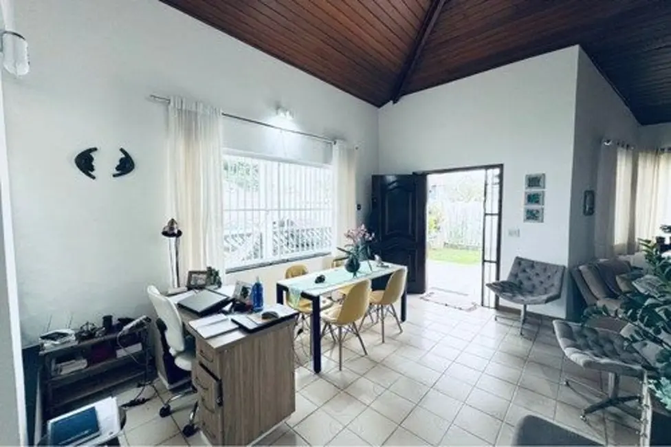 Casa com 3 quartos à venda, 600m2 em Peruibe - SP - imagem 6 Foto 6 de Casa com 3 quartos à venda, 600m2 em Peruibe - SP