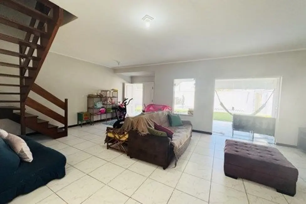 Casa com 6 quartos à venda, 532m2 em Peruibe - SP - imagem 4 Foto 4 de Casa com 6 quartos à venda, 532m2 em Peruibe - SP