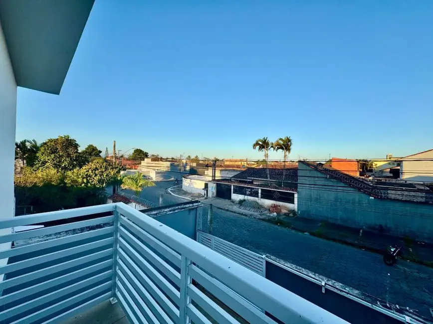 Sobrado com 3 quartos à venda, 145m2 em Peruibe - SP - imagem 4 Foto 4 de Sobrado com 3 quartos à venda, 145m2 em Peruibe - SP