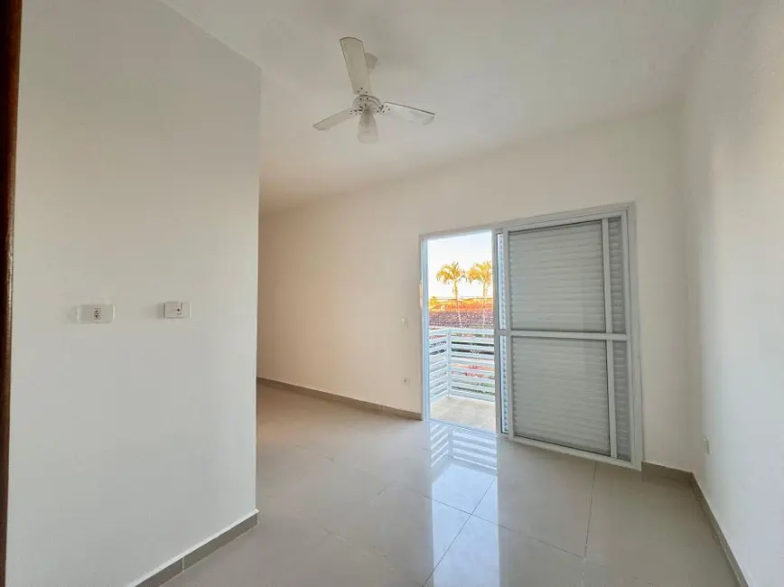 Sobrado com 3 quartos à venda, 145m2 em Peruibe - SP - imagem 9 Foto 9 de Sobrado com 3 quartos à venda, 145m2 em Peruibe - SP