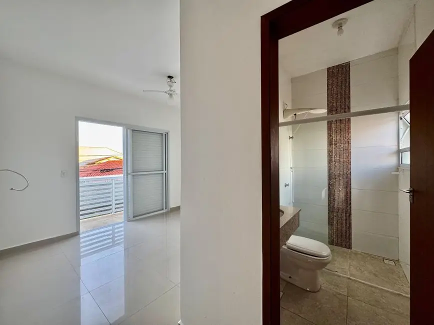 Sobrado com 3 quartos à venda, 145m2 em Peruibe - SP - imagem 8 Foto 8 de Sobrado com 3 quartos à venda, 145m2 em Peruibe - SP
