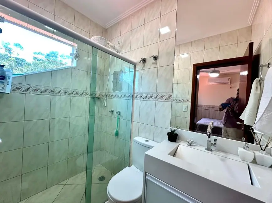 Sobrado com 4 quartos à venda, 363m2 em Peruibe - SP - imagem 8 Foto 8 de Sobrado com 4 quartos à venda, 363m2 em Peruibe - SP