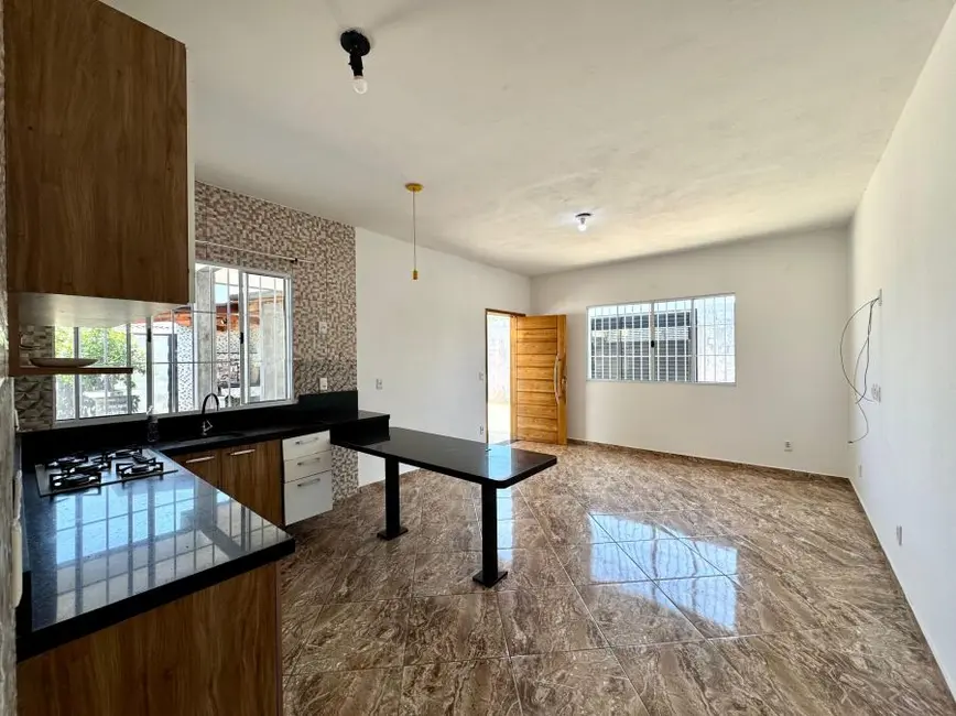 Casa com 3 quartos à venda, 300m2 em Peruibe - SP - imagem 2 Foto 2 de Casa com 3 quartos à venda, 300m2 em Peruibe - SP