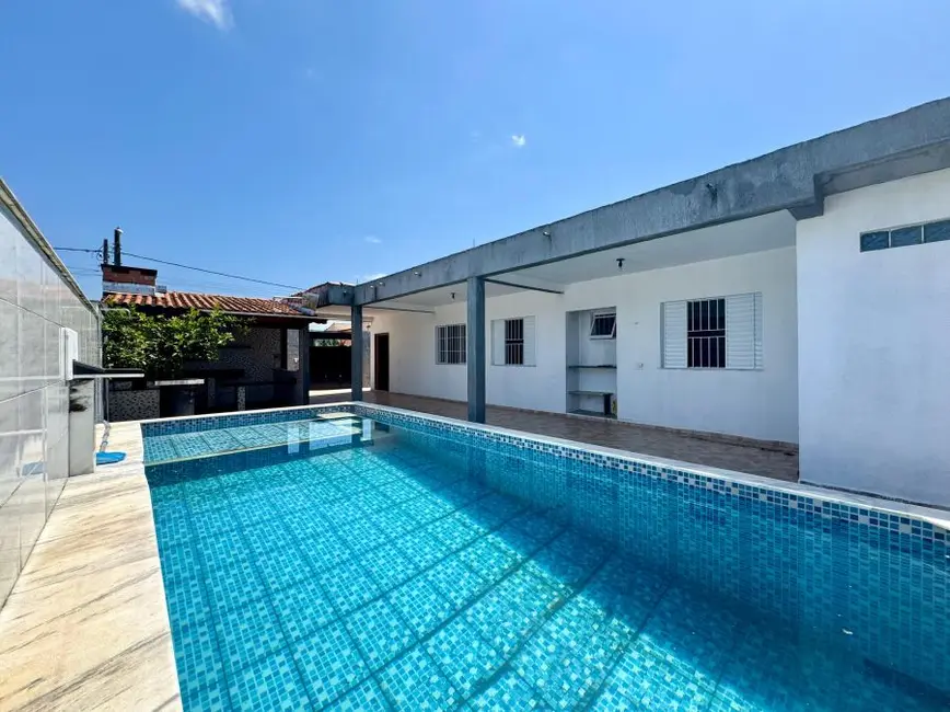 Casa com 3 quartos à venda, 300m2 em Peruibe - SP - imagem 8 Foto 8 de Casa com 3 quartos à venda, 300m2 em Peruibe - SP