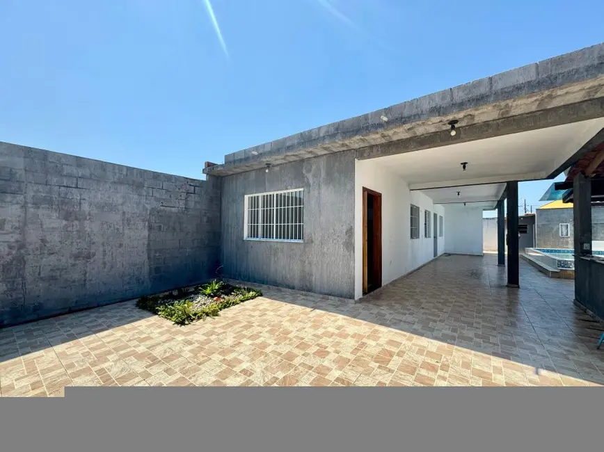 Casa com 3 quartos à venda, 300m2 em Peruibe - SP - imagem 1 Foto 1 de Casa com 3 quartos à venda, 300m2 em Peruibe - SP
