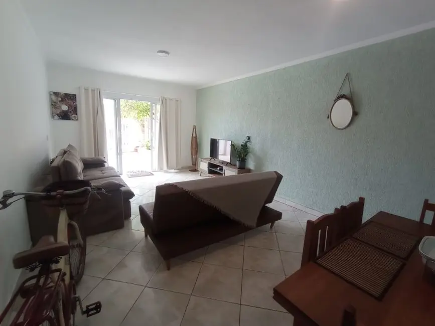 Foto 4 de Casa com 4 quartos à venda, 250m2 em Peruibe - SP