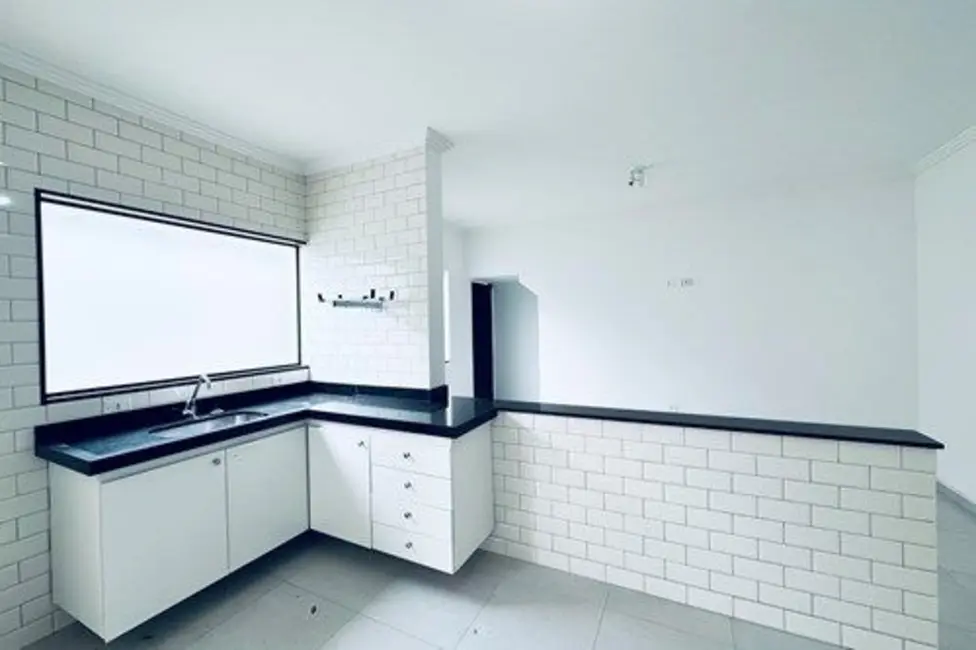 Foto 2 de Casa com 3 quartos à venda, 180m2 em Peruibe - SP