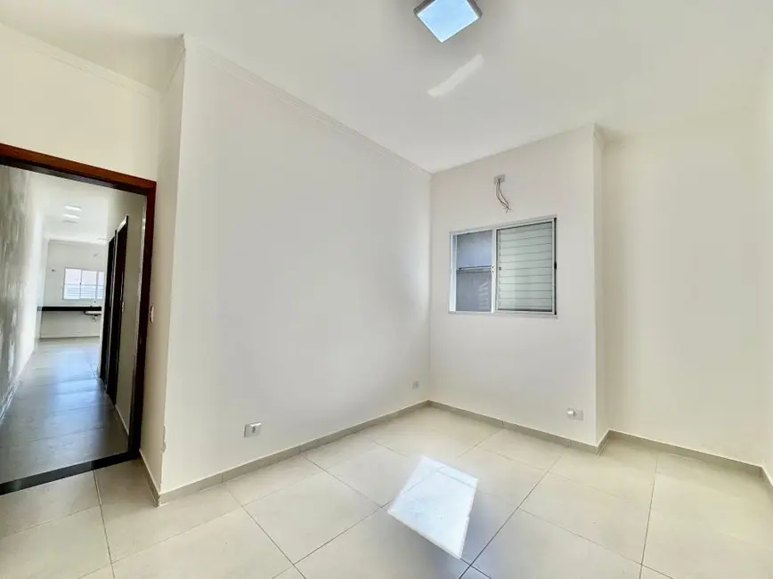 Foto 2 de Casa com 2 quartos à venda, 137m2 em Peruibe - SP