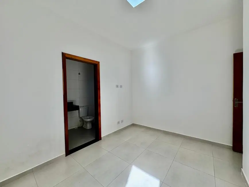 Foto 3 de Casa com 2 quartos à venda, 137m2 em Peruibe - SP