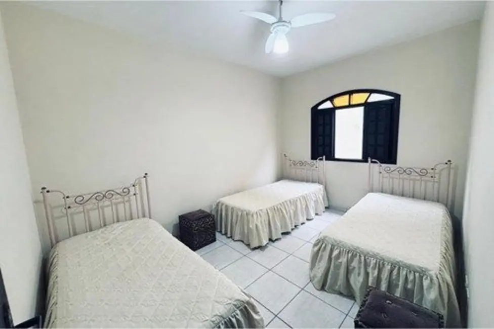 Foto 4 de Casa com 6 quartos à venda, 360m2 em Peruibe - SP