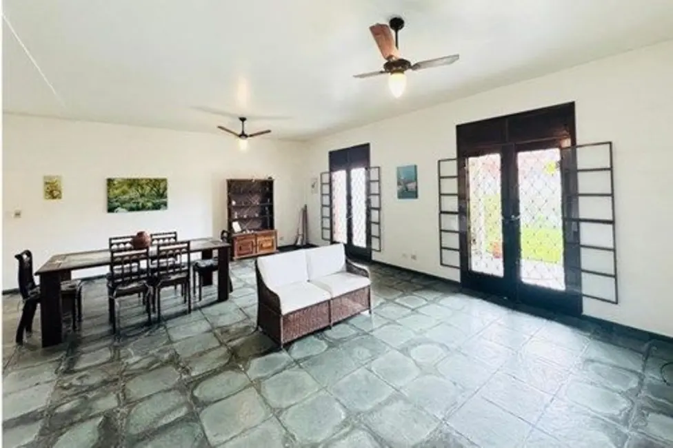 Foto 3 de Casa com 5 quartos à venda, 360m2 em Peruibe - SP