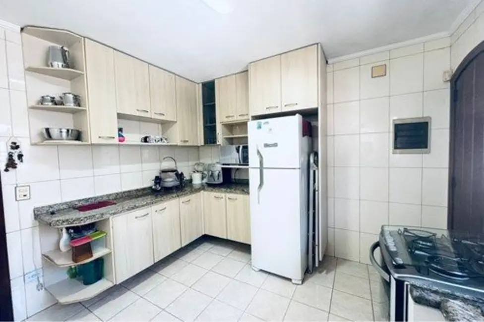 Foto 7 de Casa com 4 quartos à venda, 360m2 em Peruibe - SP