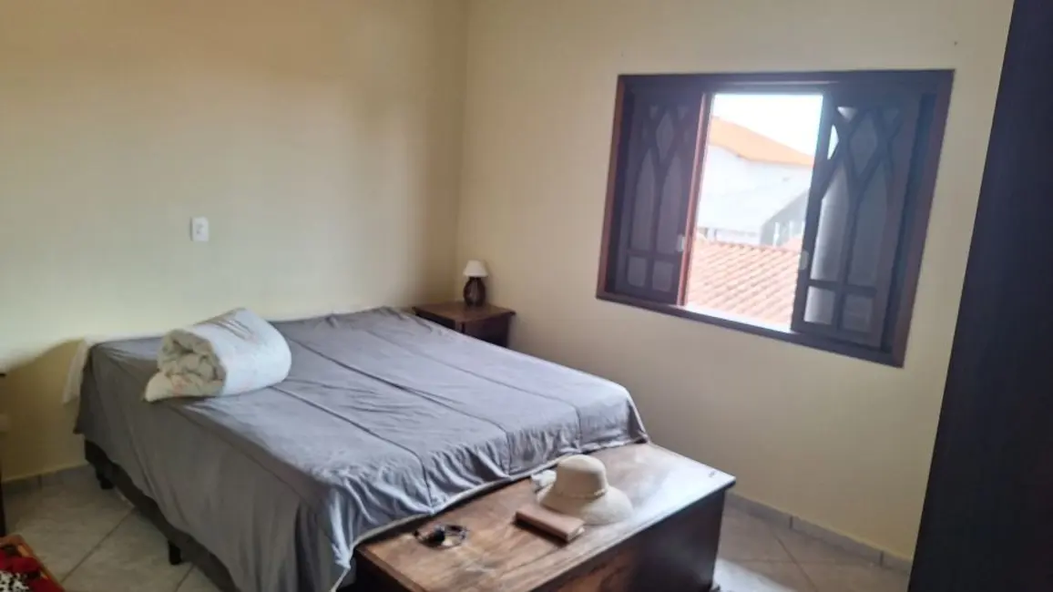 Sobrado com 5 quartos à venda, 330m2 em Peruibe - SP - imagem 4 Foto 4 de Sobrado com 5 quartos à venda, 330m2 em Peruibe - SP