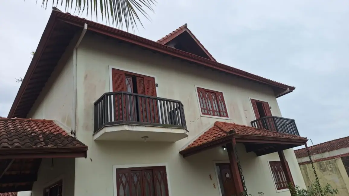 Sobrado com 5 quartos à venda, 330m2 em Peruibe - SP - imagem 1 Foto 1 de Sobrado com 5 quartos à venda, 330m2 em Peruibe - SP