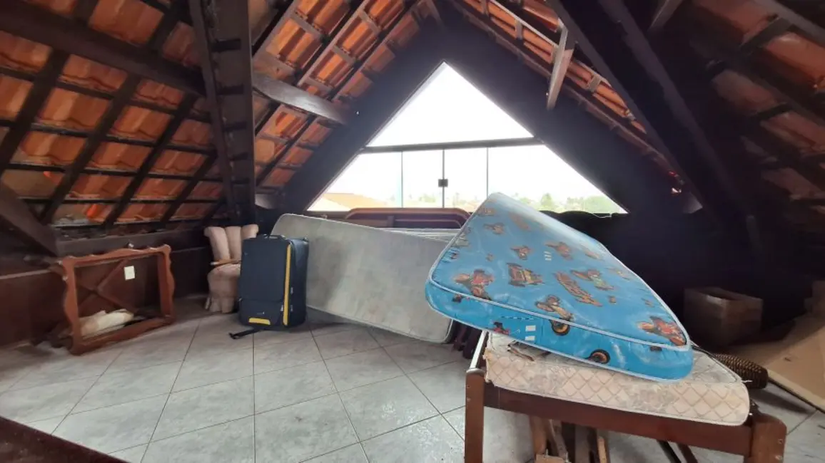 Sobrado com 5 quartos à venda, 330m2 em Peruibe - SP - imagem 7 Foto 7 de Sobrado com 5 quartos à venda, 330m2 em Peruibe - SP