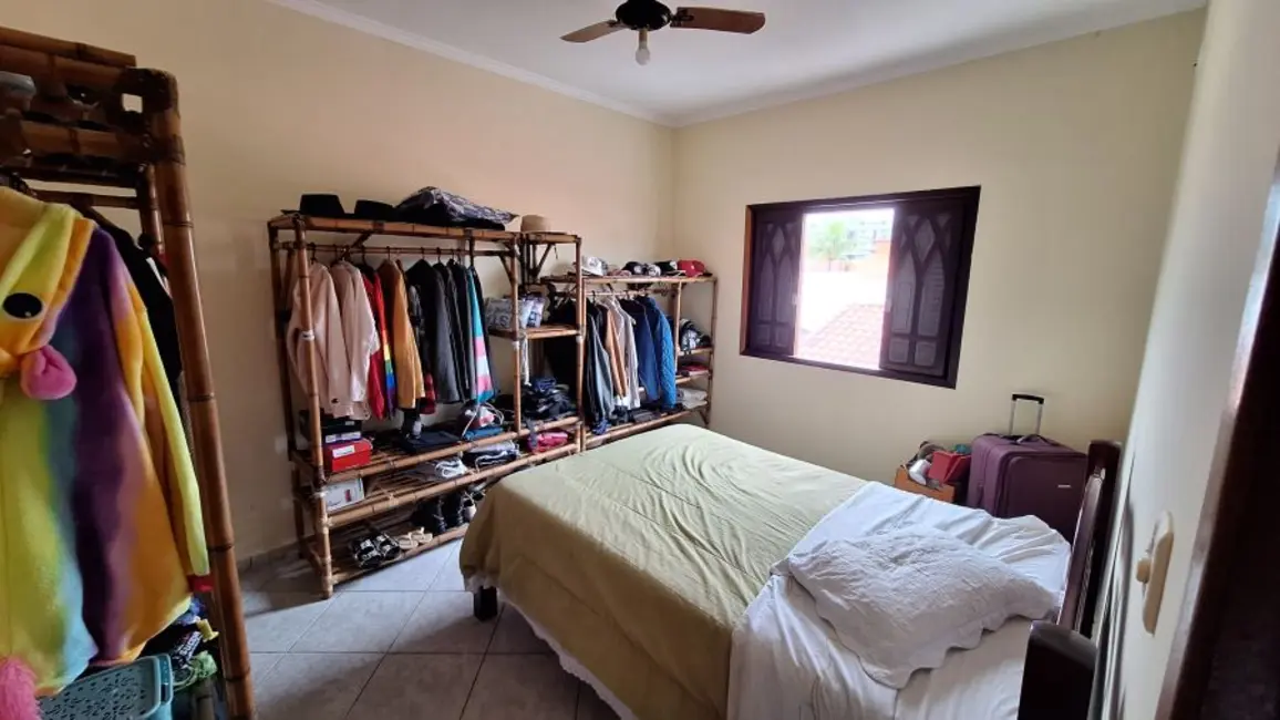 Sobrado com 5 quartos à venda, 330m2 em Peruibe - SP - imagem 6 Foto 6 de Sobrado com 5 quartos à venda, 330m2 em Peruibe - SP