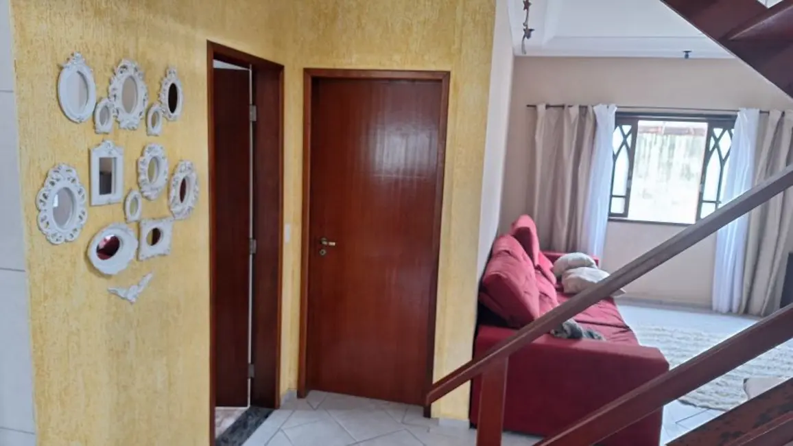 Sobrado com 5 quartos à venda, 330m2 em Peruibe - SP - imagem 3 Foto 3 de Sobrado com 5 quartos à venda, 330m2 em Peruibe - SP