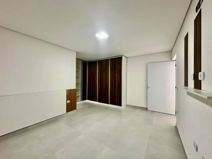 Sobrado com 4 quartos à venda, 303m2 em Peruibe - SP - imagem 7 Foto 7 de Sobrado com 4 quartos à venda, 303m2 em Peruibe - SP