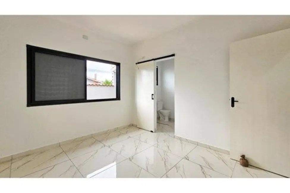 Casa com 5 quartos à venda, 370m2 em Peruibe - SP - imagem 3 Foto 3 de Casa com 5 quartos à venda, 370m2 em Peruibe - SP