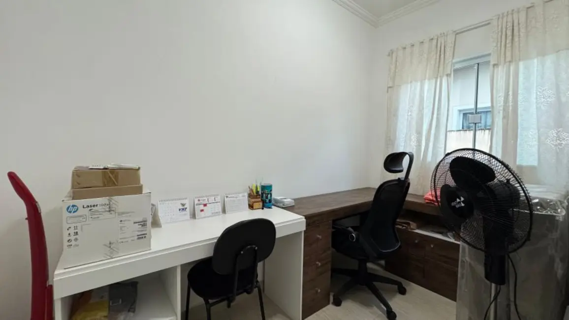 Sobrado com 4 quartos à venda, 290m2 em Peruibe - SP - imagem 9 Foto 9 de Sobrado com 4 quartos à venda, 290m2 em Peruibe - SP