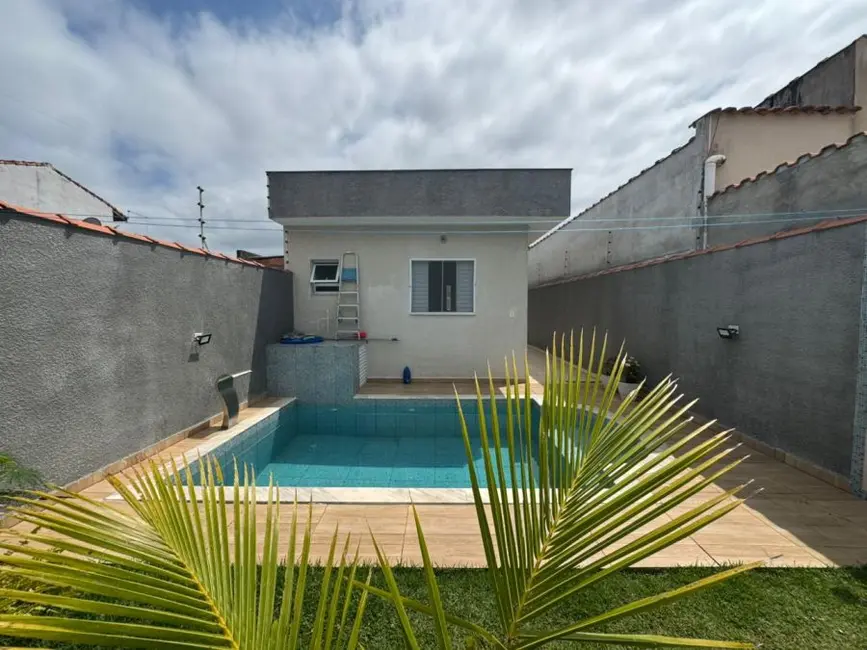 Foto 2 de Casa com 2 quartos à venda, 79m2 em Peruibe - SP