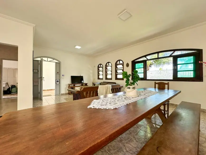 Foto 3 de Casa com 4 quartos à venda, 250m2 em Peruibe - SP