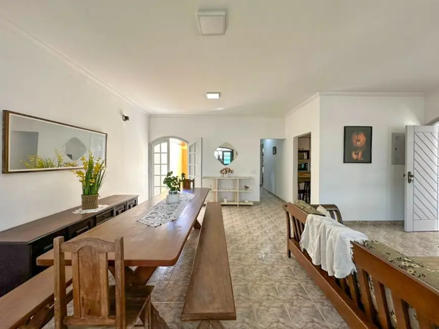 Foto 2 de Casa com 4 quartos à venda, 250m2 em Peruibe - SP