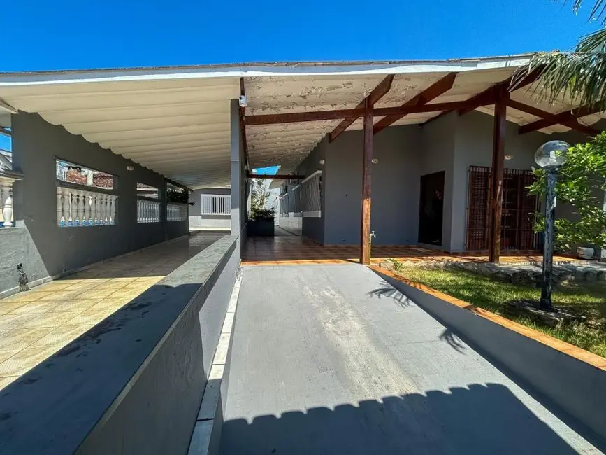 Foto 3 de Casa com 4 quartos à venda, 500m2 em Peruibe - SP