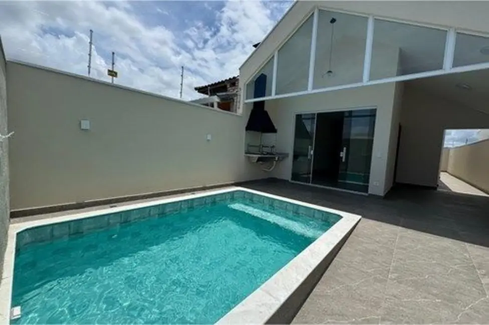 Foto 1 de Casa com 3 quartos à venda, 150m2 em Peruibe - SP
