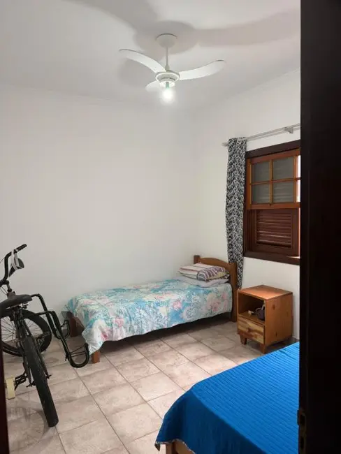 Casa com 3 quartos à venda, 360m2 em Peruibe - SP - imagem 7 Foto 7 de Casa com 3 quartos à venda, 360m2 em Peruibe - SP