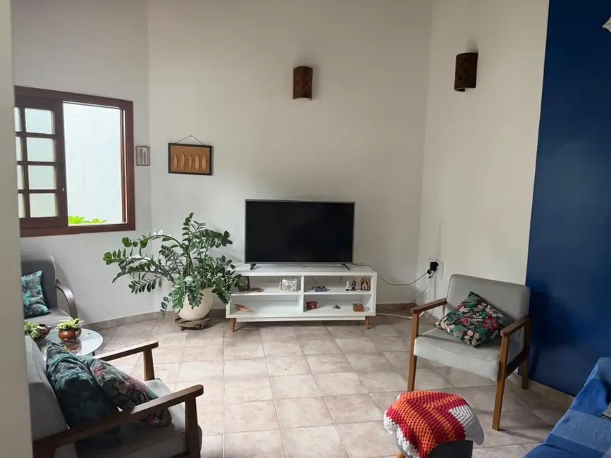 Casa com 3 quartos à venda, 360m2 em Peruibe - SP - imagem 2 Foto 2 de Casa com 3 quartos à venda, 360m2 em Peruibe - SP