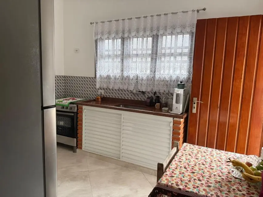Casa com 3 quartos à venda, 360m2 em Peruibe - SP - imagem 6 Foto 6 de Casa com 3 quartos à venda, 360m2 em Peruibe - SP